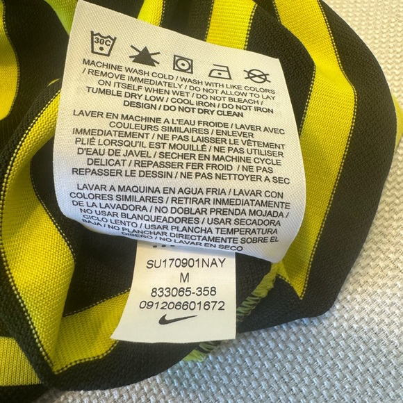 Men's Nike Golf Dri-Fit Short Sleeve Polo, Size Medium, Black & Yellow Striped - Picture 8 of 10